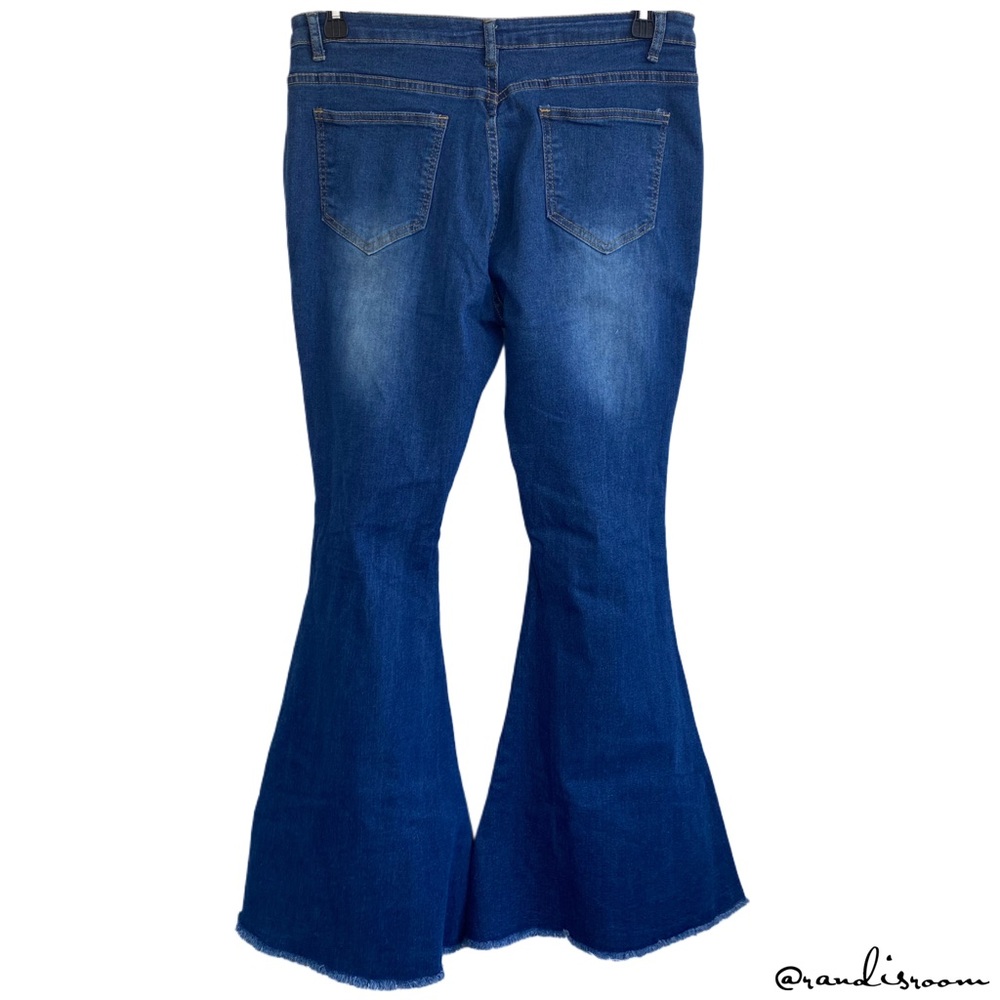 NWOT Women’s Super Flare Bell Bottom Ripped High Rise Blue Jeans Size L (8-10) - Picture 7 of 9